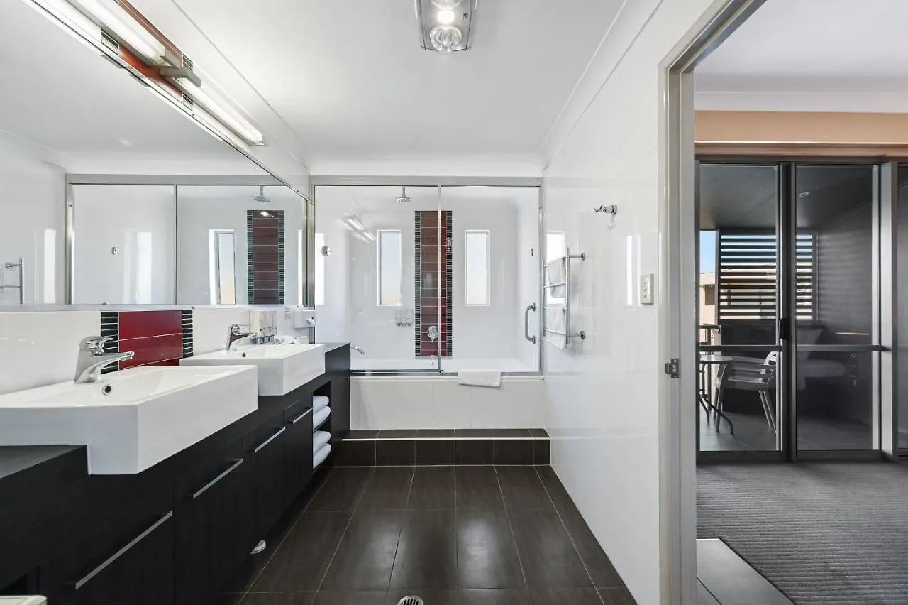 Platinum International Hotel Toowoomba 4*,